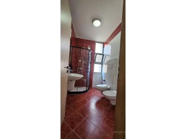 Tirane, jepet me qera apartament 1+1 Kati 4, 69 m² 600 € 