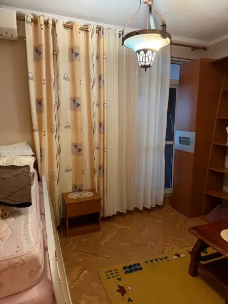 Tirane, jepet me qera apartament 2+1+Ballkon Kati 4, 115 m² 800 € (PIAZZA)