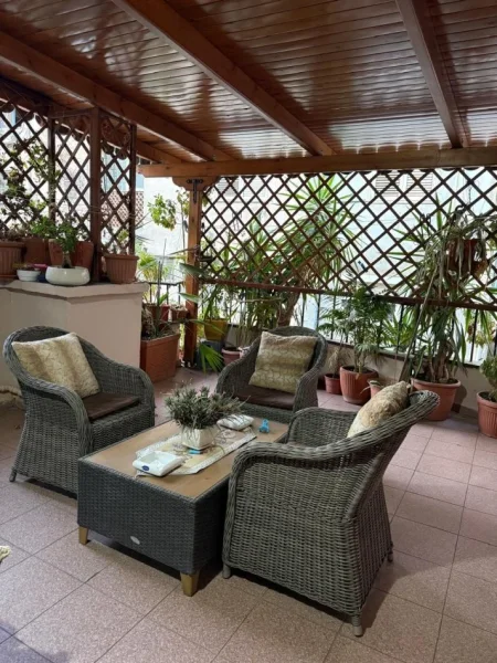 Tirane, jepet me qera apartament 2+1+Ballkon Kati 4, 115 m² 800 € (PIAZZA)