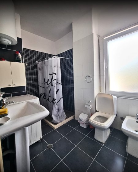 Tirane, jepet me qera apartament 1+1+Ballkon Kati 6, 105 m² 400 € (Prane News 24)