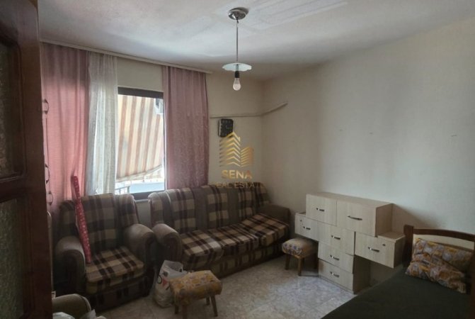 Tirane, jepet me qera apartament 1+1 Kati 3, 65 m² 450 € (Prane Unisersitetit Mesdhetar)