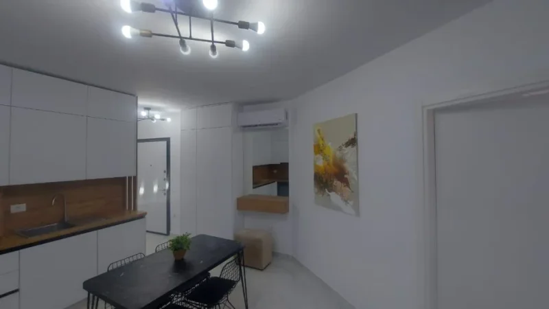 Tirane, jepet me qera apartament 1+1+Ballkon Kati 7, 66 m² 470 € (Yzberisht perballe Grand Gallery)