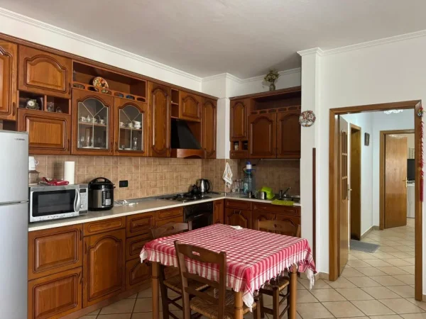 Tirane, shitet apartament 2+1 , 120 m² 315.000 € (Petro Nini)