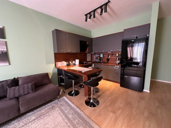 Tirane, jepet me qera apartament 2+1 Kati 9, 95 m² 700 € 