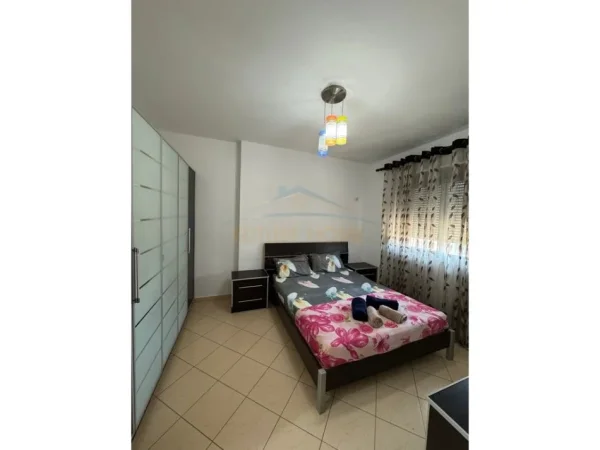 Tirane, jepet me qera apartament 2+1 Kati 5, 115 m² 500 € (WELL ASTIR)