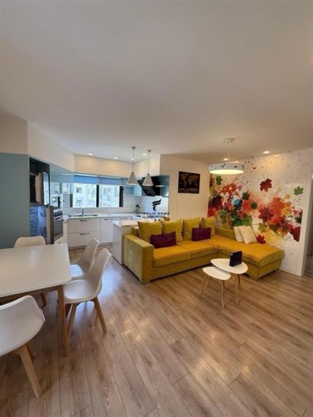 Tirane, jepet me qera apartament 2+1 Kati 5, 85 m² 450 € (YZBERISHT)