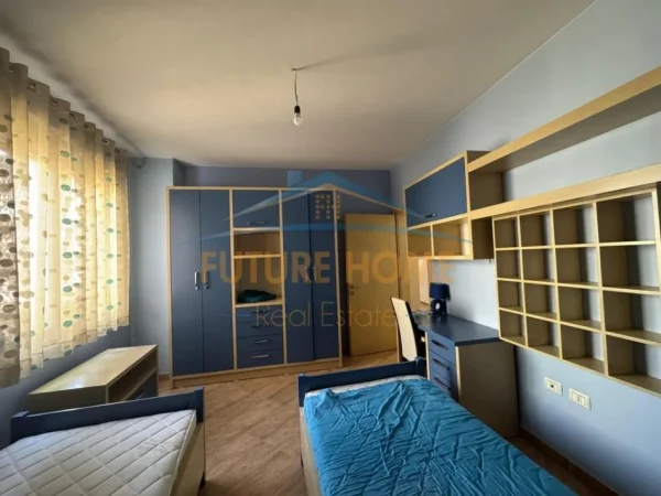 Tirane, jepet me qera apartament 2+1+2 Kati 7, 110 m² 650 €