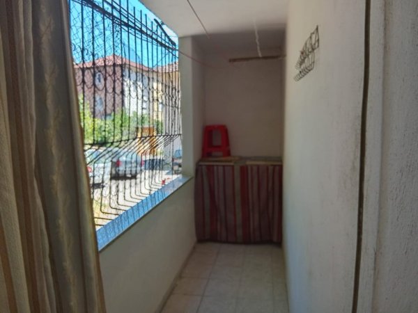 Tirane, jepet me qera apartament 2+1 Kati 1, 80 m² 800 € 