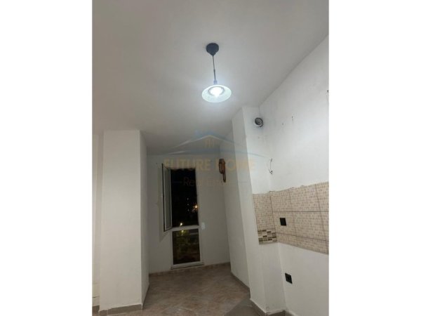 Durres, shitet apartament 2+1 Kati 3, 102 m² 125.000 € (ish UKD,DURRES)