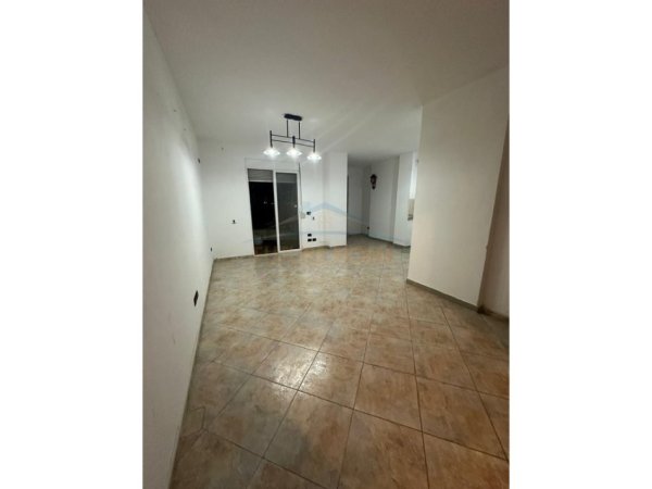 Durres, shitet apartament 2+1 Kati 3, 102 m² 125.000 € (ish UKD,DURRES)