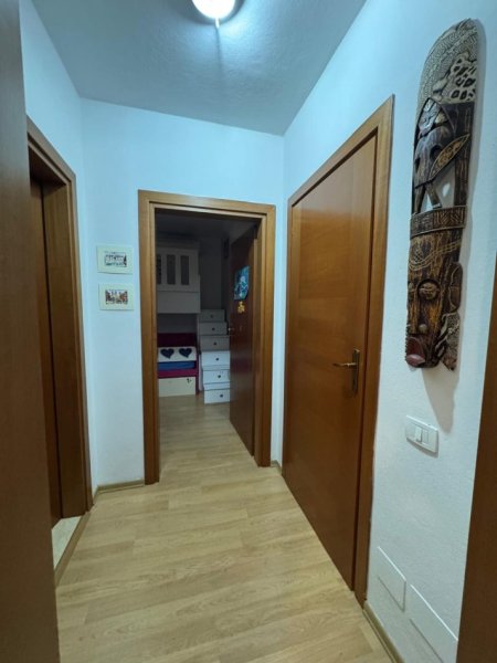 Tirane, jepet me qera apartament 2+1+Ballkon Kati 3, 80 m² 600 € (Selite \ kodra e diellit)