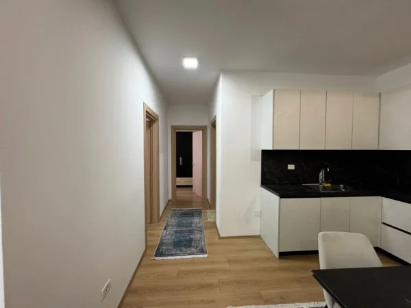 Tirane, jepet me qera apartament 2+1+parkim Kati 5, 100 m² 800 € (Don Bosko rruga Muzaket)