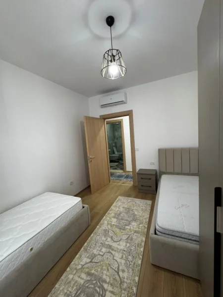 Tirane, jepet me qera apartament 2+1+parkim Kati 5, 100 m² 800 € (Don Bosko rruga Muzaket)