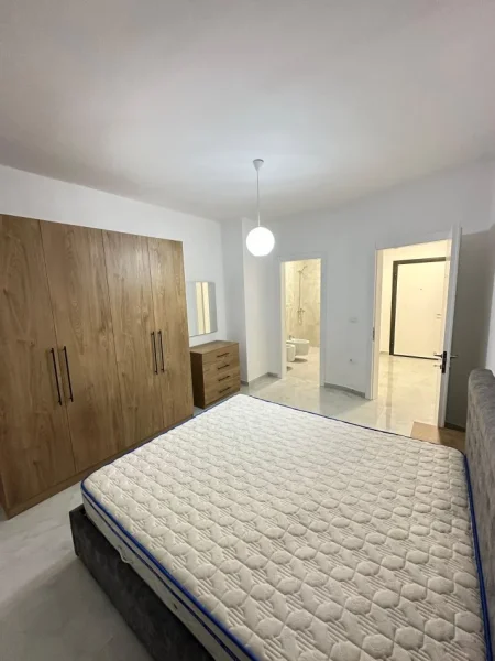 Tirane, jap me qera apartament 2+1 Kati 8, 115 m² 600 € (Kompleksi Jolla)