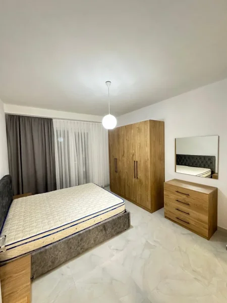Tirane, jap me qera apartament 2+1 Kati 8, 115 m² 600 € (Kompleksi Jolla)