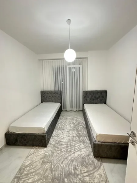 Tirane, jap me qera apartament 2+1 Kati 8, 115 m² 600 € (Kompleksi Jolla)