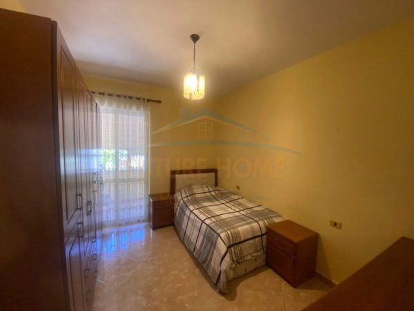 Durres, shitet apartament 2+1 Kati 2, 95 m² 120.000 € (PRANE SHKOLLES QEMAL MICI)