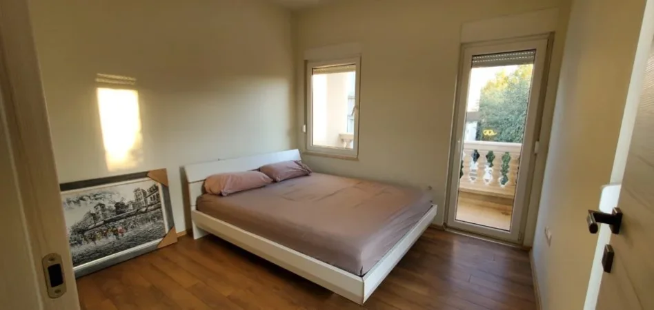 Tirane, shitet Vile 4+1 , 239 m² (TEG)