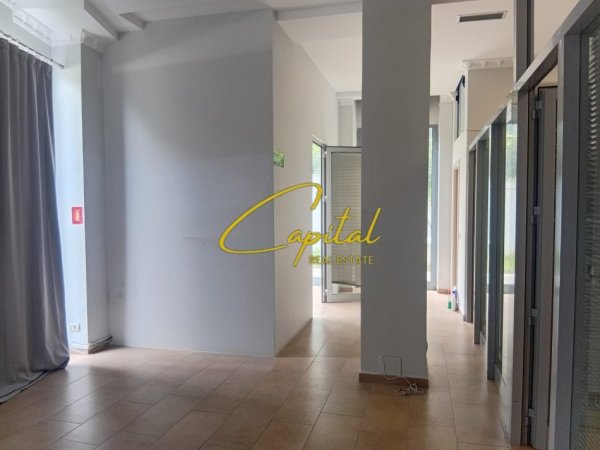 Tirane, jepet me qera ambjent biznesi Kati 0, 70 m² 800 € (STADIUMI "AIR ALBANIA")