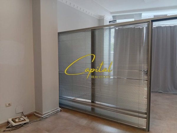 Tirane, jepet me qera ambjent biznesi Kati 0, 70 m² 800 € (STADIUMI "AIR ALBANIA")