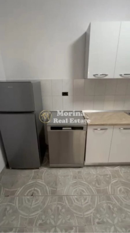 Tirane, jepet me qera apartament 1+1 Kati 1, 90 m² 450 € (Jordan Misja)