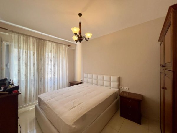 Tirane, jepet me qera apartament 1+1 Kati 5, 67 m² 500 € (Tirana e Re)