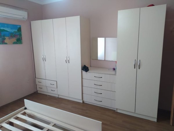 Tirane, jepet me qera apartament 2+1 Kati 2, 90 m² 420 € 