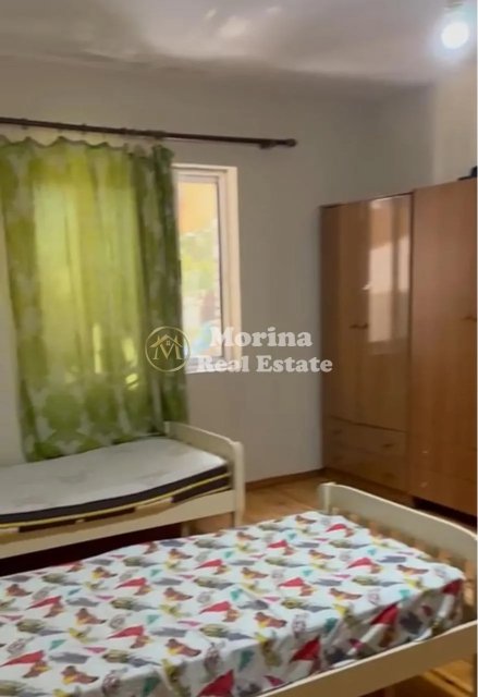 Tirane, jepet me qera apartament 2+1 Kati 1, 80 m² 400 € (Don Bosko)