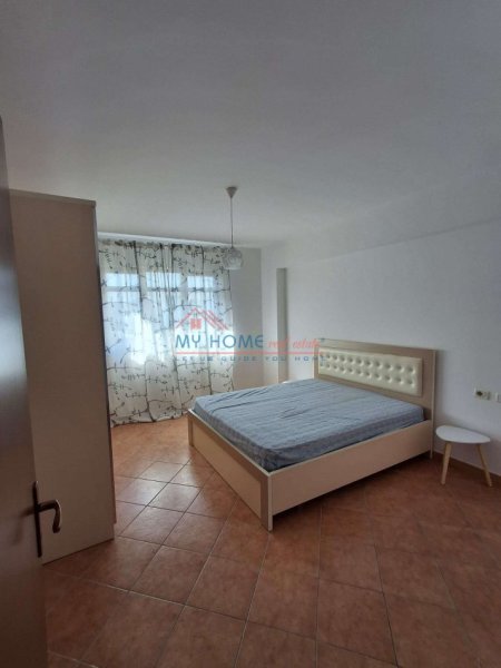Tirane, jepet me qera apartament 2+1+Ballkon Kati 4, 115 m² 550 € (Kompleksi Malajzan)