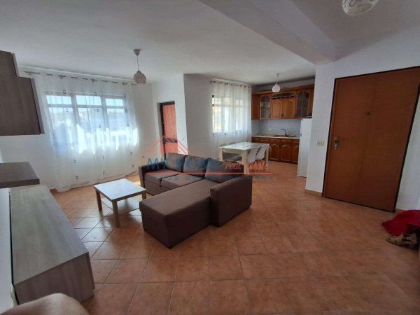 Tirane, jepet me qera apartament 2+1+Ballkon Kati 4, 115 m² 550 € (Kompleksi Malajzan)