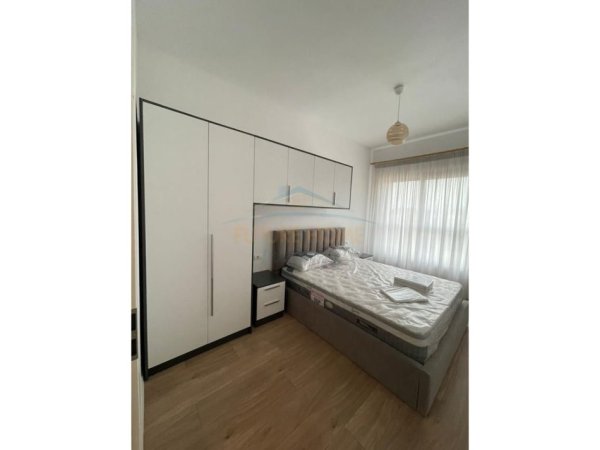 Tirane, jepet me qera apartament 2+1 Kati 6, 93 m² 450 € (Ali Demi)