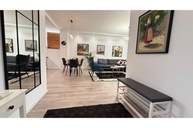 Tirane, jepet me qera 2+1+Ballkon Kati 3, 80 m² 1.000 € 