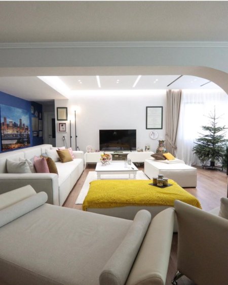 Tirane, jepet me qera apartament 2+1 Kati 8, 140 m² 1.300 € (BLLOK)