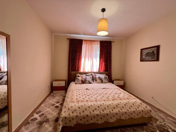 Tirane, jepet me qera apartament 1+1+Ballkon Kati 1, 67 m² 500 € (21 Dhjetori)