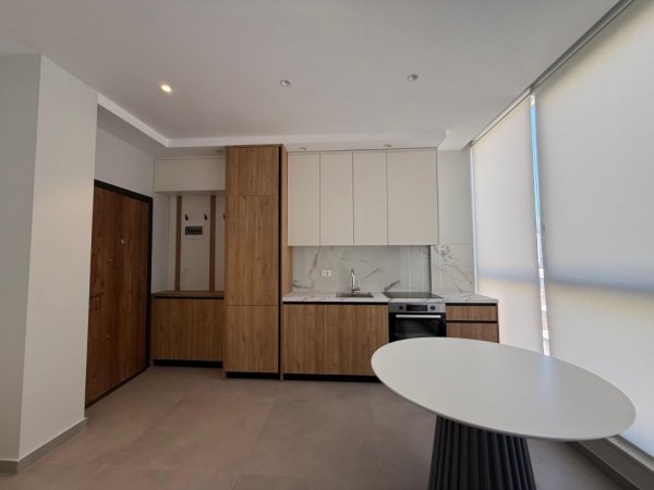 Tirane, jepet me qera apartament 2+1+Ballkon Kati 5, 91 m² 800 € (Bulevardi i Ri)