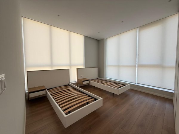Tirane, jepet me qera apartament 2+1+Ballkon Kati 5, 91 m² 800 € (Bulevardi i Ri)
