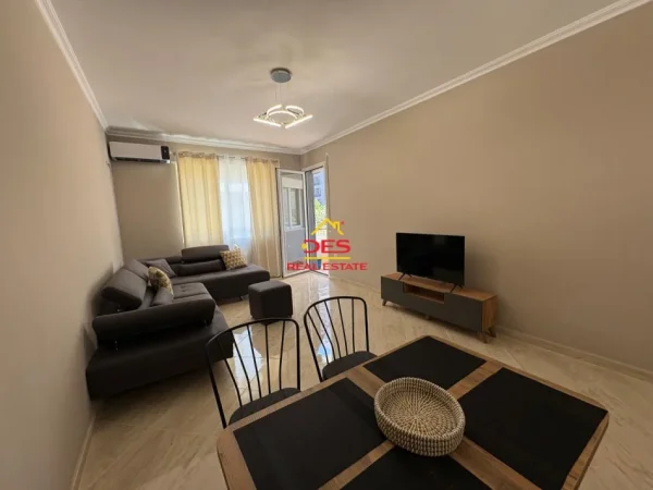 Vlore, shitet apartament 1+1+Ballkon Kati 2, 70 m² (Rruga Murat Terbaci)