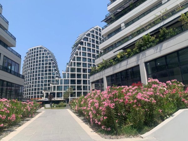 Tirane, jepet me qera ambjent biznesi Kati 3, 158 m² 1.850 € 