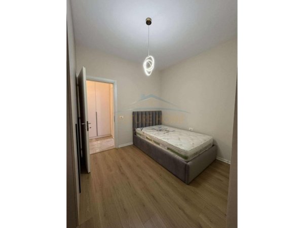 Tirane, jepet me qera apartament 2+1 Kati 1, 92 m² 600 € (Kompleksi Grand Gallery, Yzberisht.)