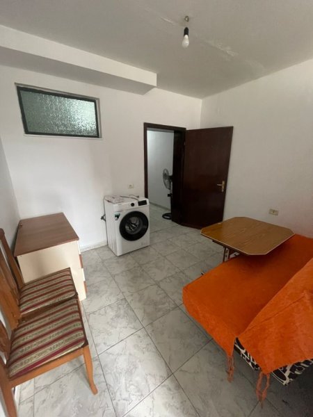 Tirane, jepet me qera apartament 1+1 Kati 4, 50 m² 350 € (Ish Parku ,21 Dhjetori)