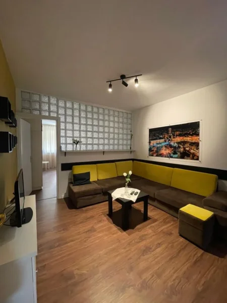 Tirane, shitet apartament 1+1+Ballkon Kati 1, 60 m² (Xhamia e Tabakeve)