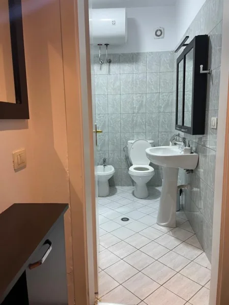 Tirane, shitet apartament 1+1+Ballkon Kati 1, 60 m² (Xhamia e Tabakeve)