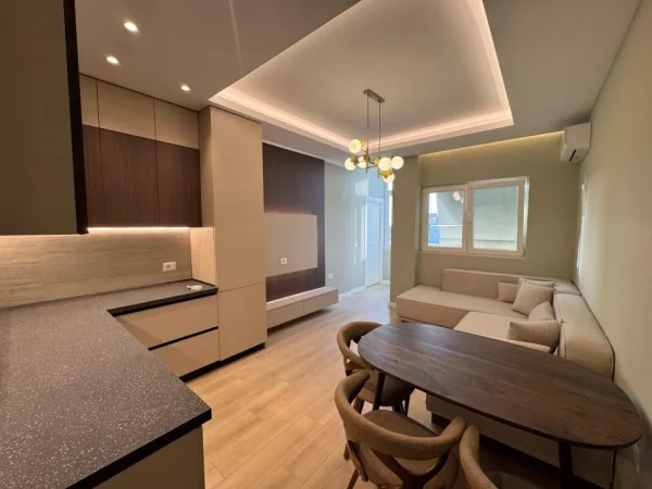 Tirane, shitet apartament 1+1+Ballkon Kati 7, 57 m² 165.000 € (Rruga e Bogdaneve)