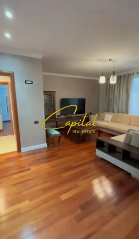 Tirane, jepet me qera apartament 3+1 Kati 3, 160 m² 2.000 € (ISH BLLOKU)