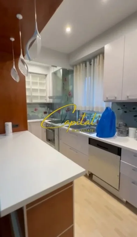 Tirane, jepet me qera apartament 3+1 Kati 3, 160 m² 2.000 € (ISH BLLOKU)