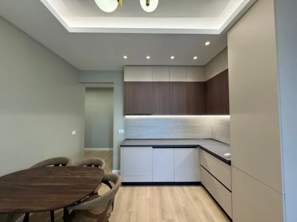 Tirane, shitet apartament 1+1+Ballkon Kati 7, 57 m² 165.000 € (Rruga e Bogdaneve)