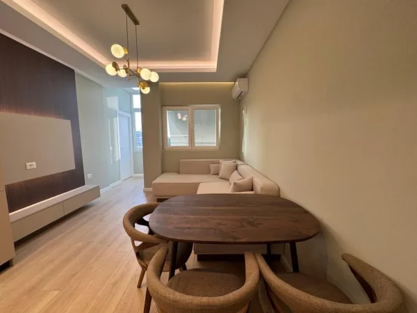 Tirane, shitet apartament 1+1+Ballkon Kati 7, 57 m² 165.000 € (Rruga e Bogdaneve)