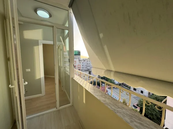 Tirane, shitet apartament 1+1+Ballkon Kati 7, 57 m² 165.000 € (Rruga e Bogdaneve)