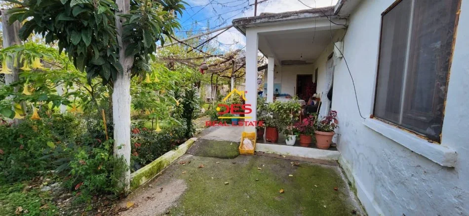 Vlore, shitet shtepi 2+1+Ballkon Kati 0, 98 m² 400.000 € (Rruga Enver Jaho)