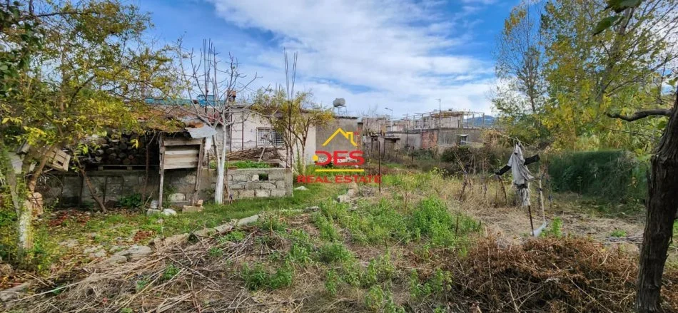 Vlore, shitet shtepi 2+1+Ballkon Kati 0, 98 m² 400.000 € (Rruga Enver Jaho)